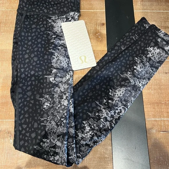 🆕 Lululemon Wunder Under Hi-Rise Leggings
Overlace Ice Grey Black - Picture 8 of 9